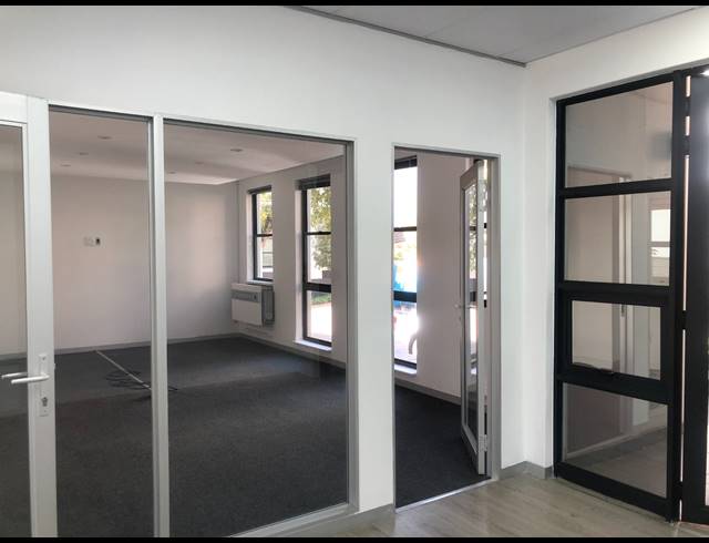 209M² OFFICE TO LET IN HYDE PARK